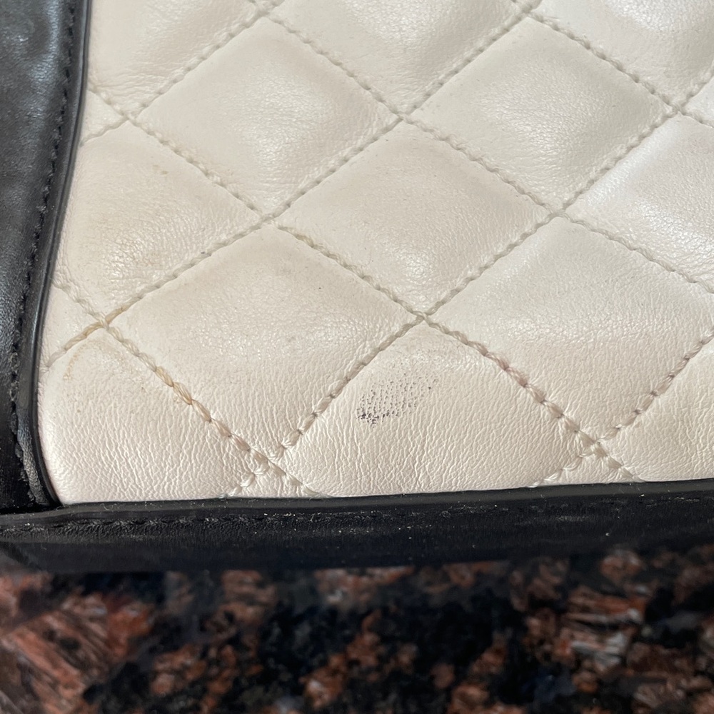 Michael Kors Hamilton Black and White Quilted Women's Crossbody Bag - Picture 12 of 16